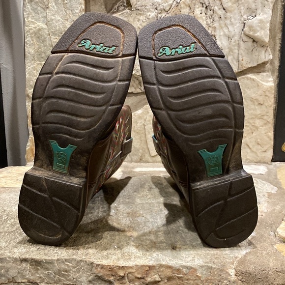 Ariat Woman’s Boots size 7 - Picture 4 of 5